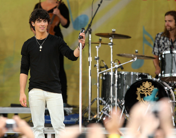 Jonas+Brothers+Perform+ABC+Good+Morning+America+LysYrtyJqBDl - The Jonas Brothers Perform On ABC s Good Morning America