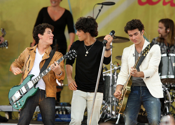 Jonas+Brothers+Perform+ABC+Good+Morning+America+m4M9o9zGGM5l - The Jonas Brothers Perform On ABC s Good Morning America