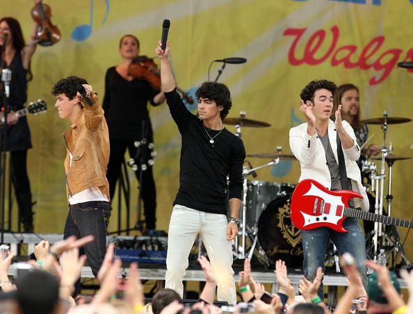 Jonas+Brothers+Perform+ABC+Good+Morning+America+MezuRKYNlStl - The Jonas Brothers Perform On ABC s Good Morning America