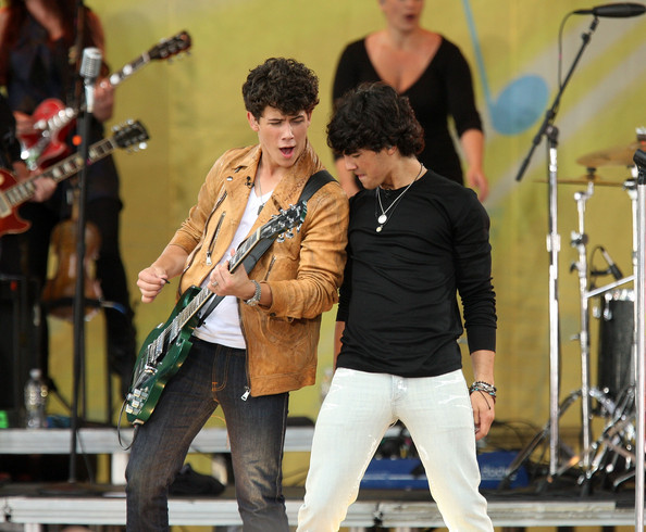 Jonas+Brothers+Perform+ABC+Good+Morning+America+sKKZEbGpM4Nl