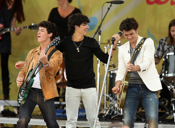 Jonas+Brothers+Perform+ABC+Good+Morning+America+ZPN8lFWQHs1l - The Jonas Brothers Perform On ABC s Good Morning America