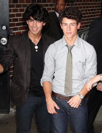 Jonas+Brothers+Late+Show+David+Letterman+Me98SKlevEcl - The Jonas Brothers At The Late Show With David Letterman