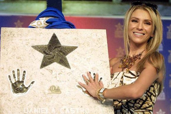 daniela-castro-551930l-poza[1]