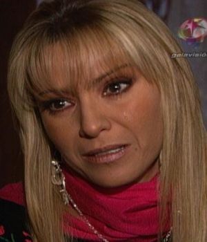 fallece-mama-de-daniela-castro-300x350[1]