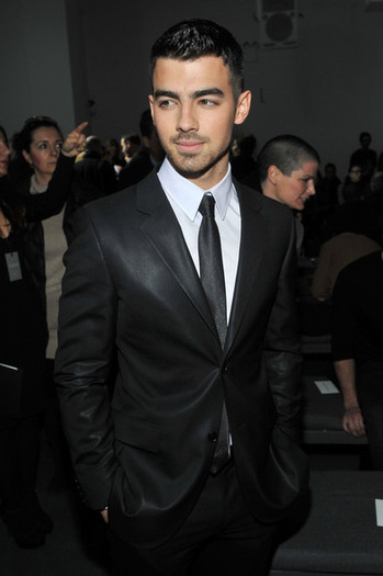 Joe+Jonas+Calvin+Klein+Men+Collection+Front+hhsxpGV0s6Il - FoR U JoE JoNaS 3
