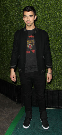 Joe+Jonas+Black+Eyed+Peas+7th+Annual+Peapod+QCgeMr1DLNhl