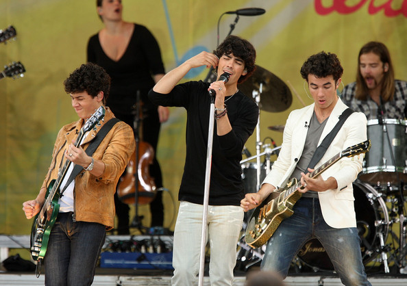 Jonas+Brothers+Perform+ABC+Good+Morning+America+5tPi0wb_NqMl