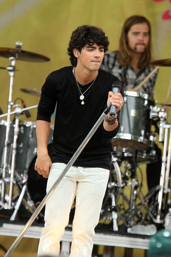 Jonas+Brothers+Perform+ABC+Good+Morning+America+Q3vhniOprSjl