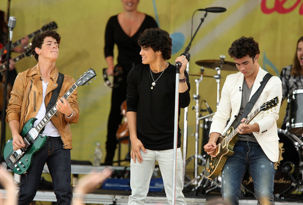 Jonas+Brothers+Perform+ABC+Good+Morning+America+uLTf4jp0YqTl