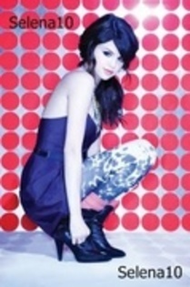 31212862_HMVZCGIFZ - selena gomez