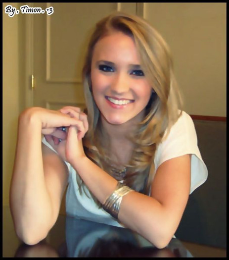 30110087_LWMSAXJBU - emily