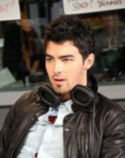 jb (10) - Cat la suta credeti ca sunt fan joe jonas