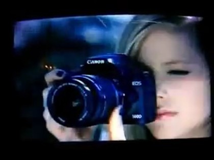 bscap0014 - Avril Lavigne - Canon Singapore Comercial - Captures by me