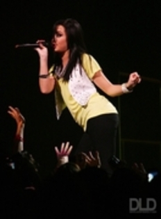 22403253_XKBEMGJLQ - demi lovato