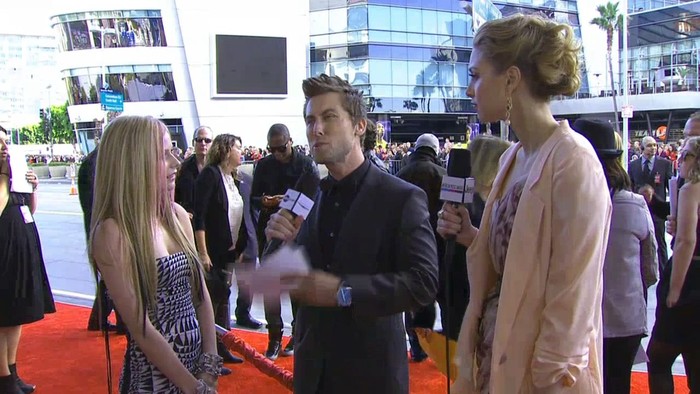 bscap0023 - Avril - Lavigne - 2010 - American - Music -  Awards - Red  - Carpet -  Interview -  01 - Captures - 