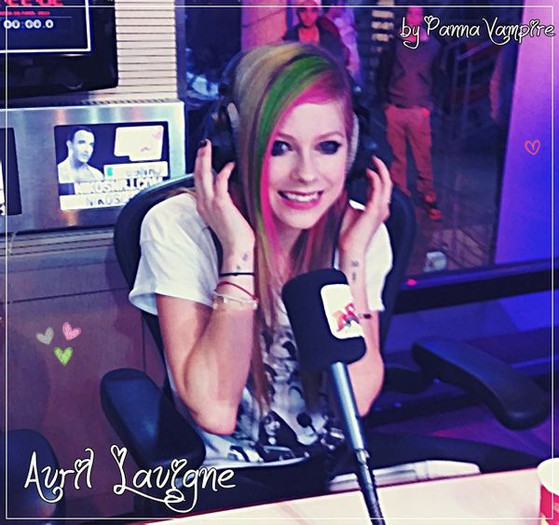 0086896085 - New Glittery with Avril Lavigne aka Abbey Dawn