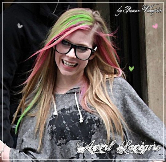 0086989765 - New Glittery with Avril Lavigne aka Abbey Dawn