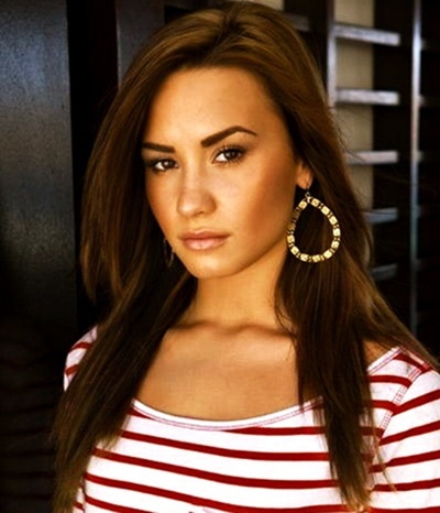 demi-lovato-102332l - poze DEMI LOVATO