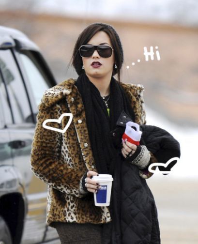 demi-lovato-emerges__oPt