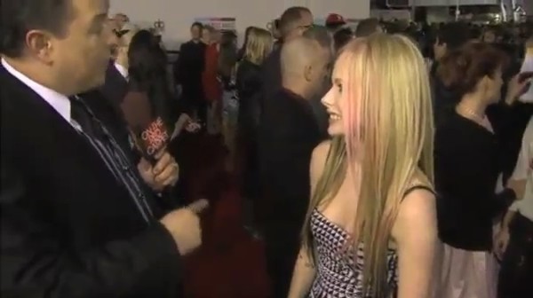 bscap0187 - Avril Lavigne Interview Red Carpet - American Music Awards - Captures by me
