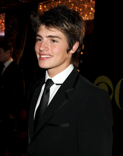 Gregg+Sulkin+37th+Annual+Daytime+Entertainment+K9BKfJ-_J-ml - Gregg Sulkin