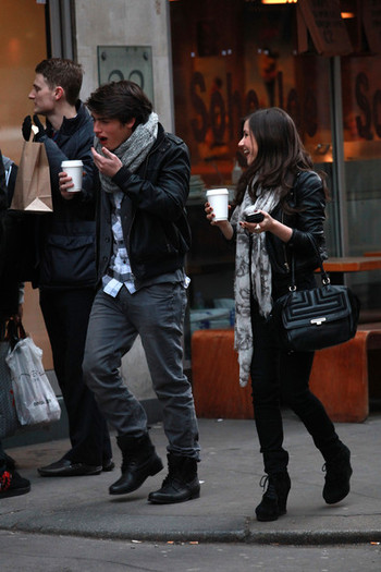 Gregg+Sulkin+Gregg+Sulkin+London+Sighting+MiU_Qmt-52hl