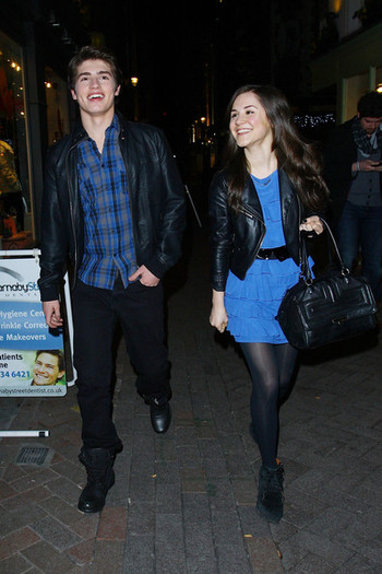 Gregg+Sulkin+Gregg+Sulkin+London+Sighting+OzglozOlJNHl