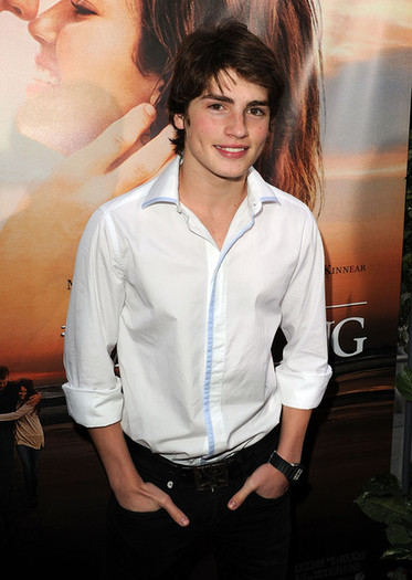 Gregg+Sulkin+Premiere+Touchstone+Pictures+qxb7Ne-5X5tl - Gregg Sulkin