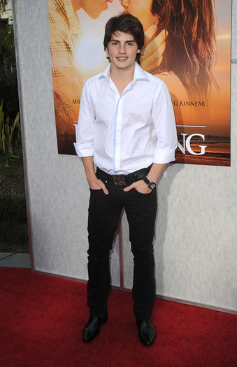 Gregg+Sulkin+Premiere+Touchstone+Pictures+XoGY0BsG6P_l - Gregg Sulkin