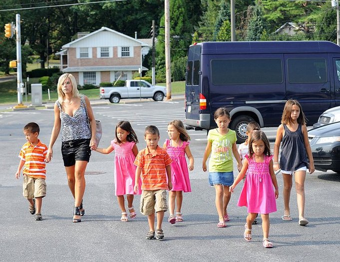 168771_122000374535276_121914737877173_130151_4941497_n