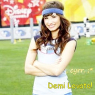 30115286_XLMMZNJUF - demi lovato poze