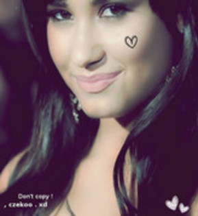 30266068_VYPTQETKF - demi lovato poze