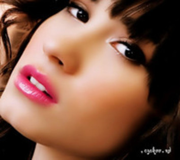 30266070_JLEUXAEAT - demi lovato poze