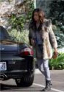 tis-salon-girl (8) - Ashley Tisdale pe strada