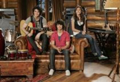 27532261_TBXLQQOHT - poze camp rock1