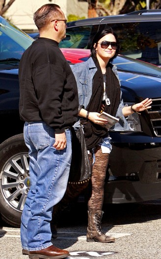 demi-lovato-013111-3