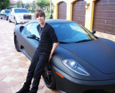 -Justin-Bieber-justin-bieber-10962751-400-323