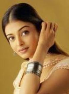 29233688_GTXEFSZOT - aishwarya rai