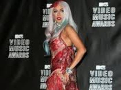 aff - Top 10  garderobe super ciudate -Lady Gaga