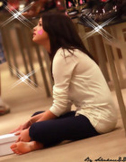 28998438_XEMFVAVLQ - selena gomez