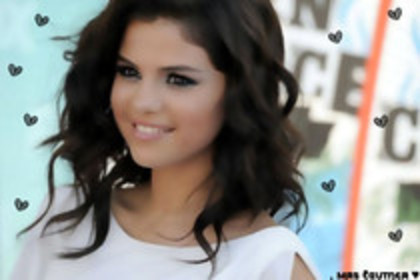 28998496_VYJILJHJL - selena gomez
