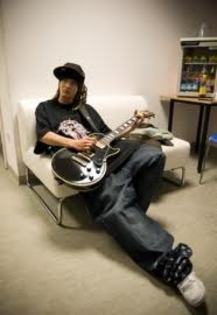 images (3) - Tom Kaulitz