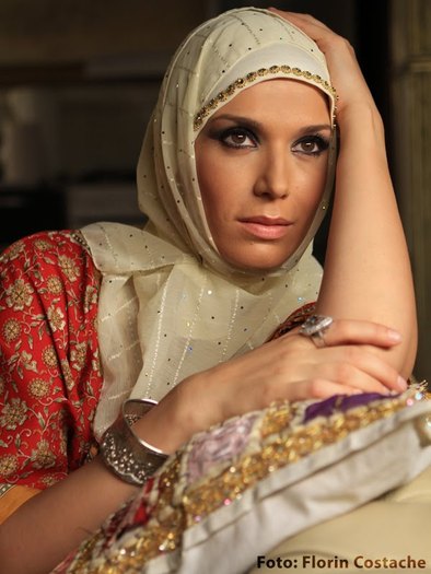 Amina+(Alina+Chivulescu)