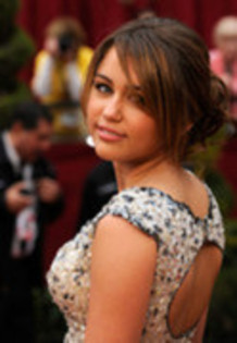 FIZNZHDRESOVAFMCGSA - 000 poze cool cu miley 000