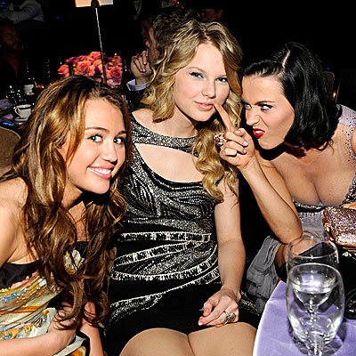 taylor-swift-miley-cyrus-and-katy-perry[1] - TAYLOR SWIFT
