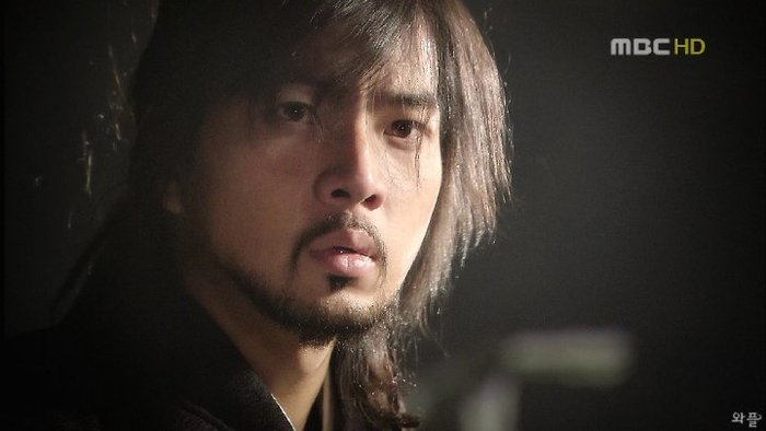 30501_117437121625648_106934462675914_95945_5278619_n - bq---jumong---qb