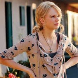 imagesCAWG7F6Z - TAYLOR SWIFT