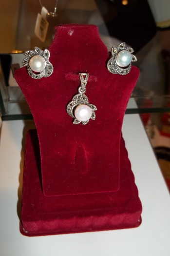 Set cercei pandant; Pret 189 ron
