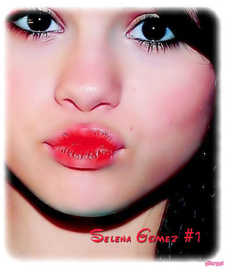 19 - xSelena Gomez glitery
