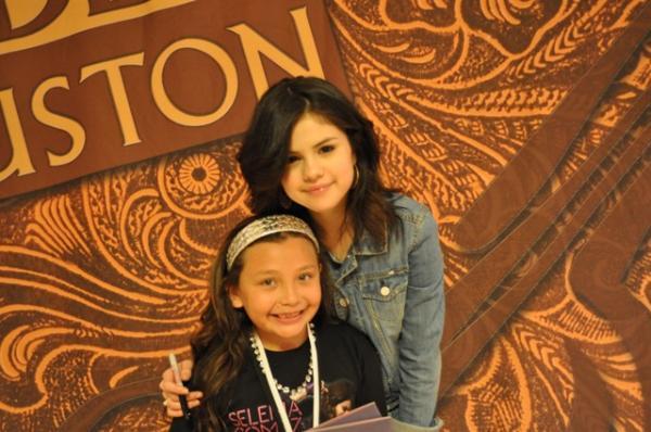 DSC_0068_1 - xSelena Houston Rodeo 2010